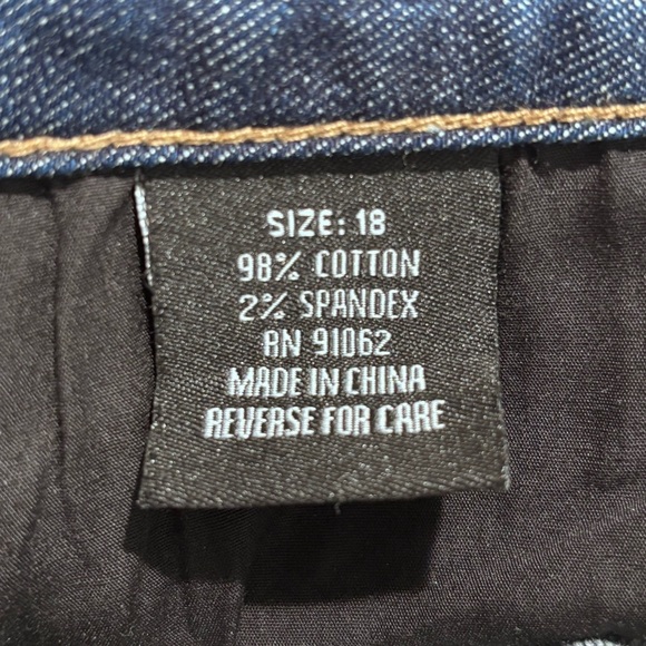 STANDARD & PRACTICES Sz 18 Relaxed Straight Leg Washout Look Mid Wash Jeans - Picture 13 of 13